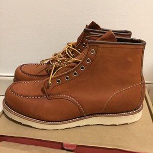 Red Wing Men’s classic moc 6” boot in brown